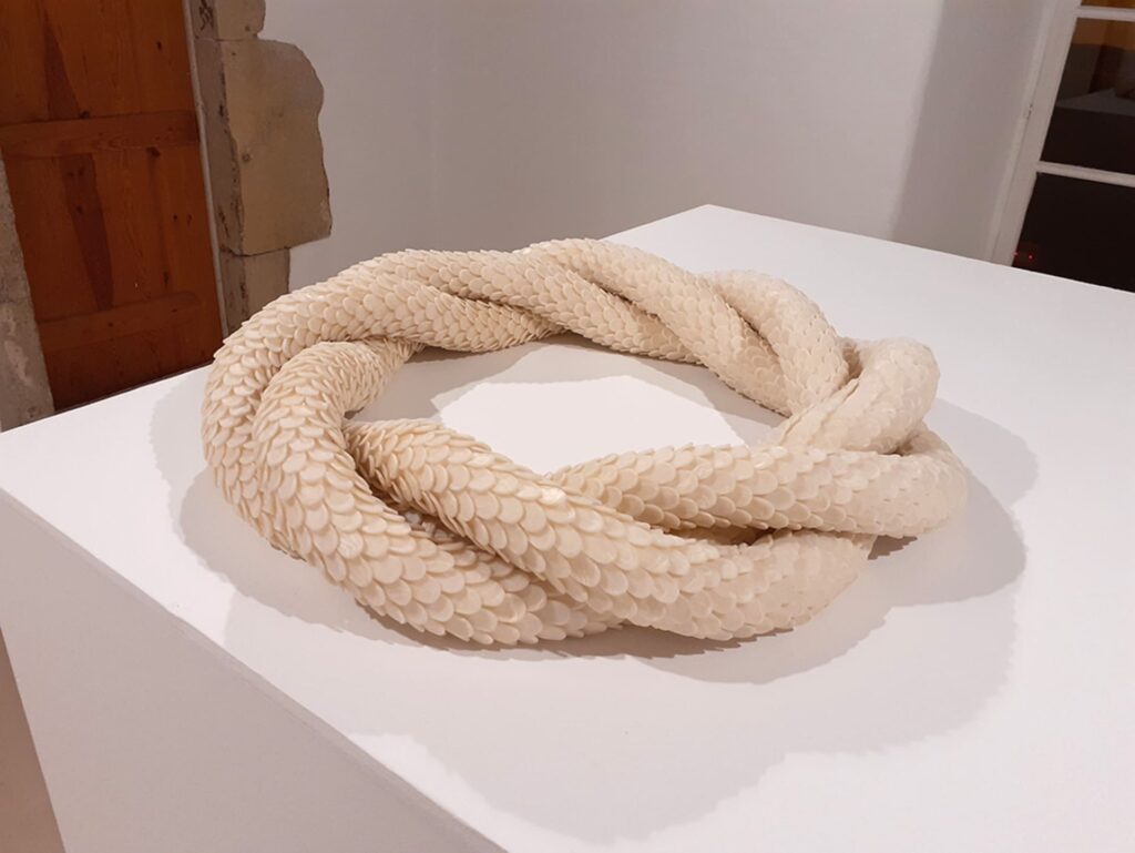 L’HYDRE UNIVERS TORDANT SON CORPS ÉCAILLÉ D’ASTRES 2